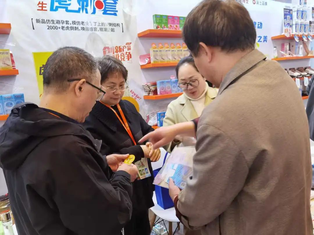 西鼎會盛況,康祥這兩大新品,藥店老板都在問2.jpg